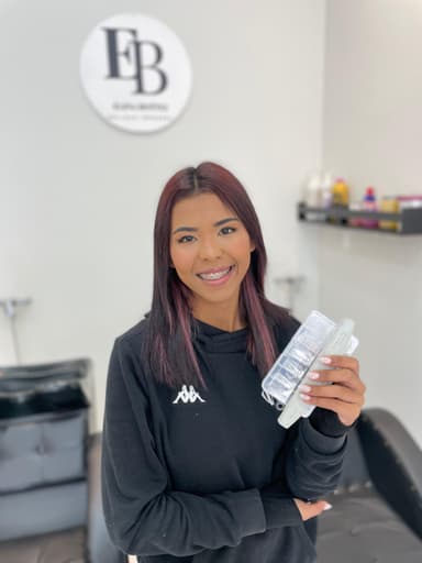 Adriana López - Maquilladora Profesional en Elena Benítez Peluquería Luque